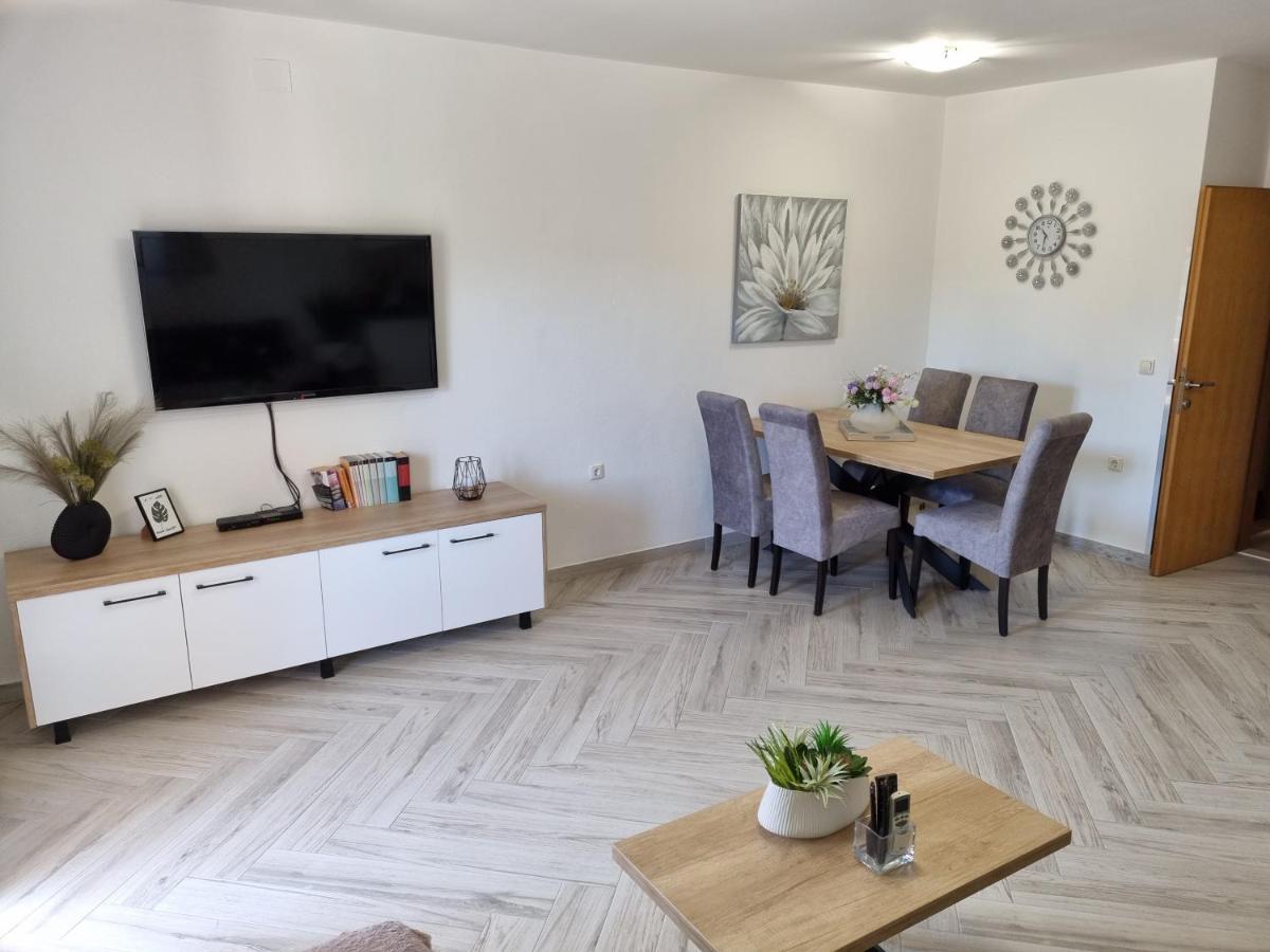 קרוואביצה Apartments Ledic מראה חיצוני תמונה